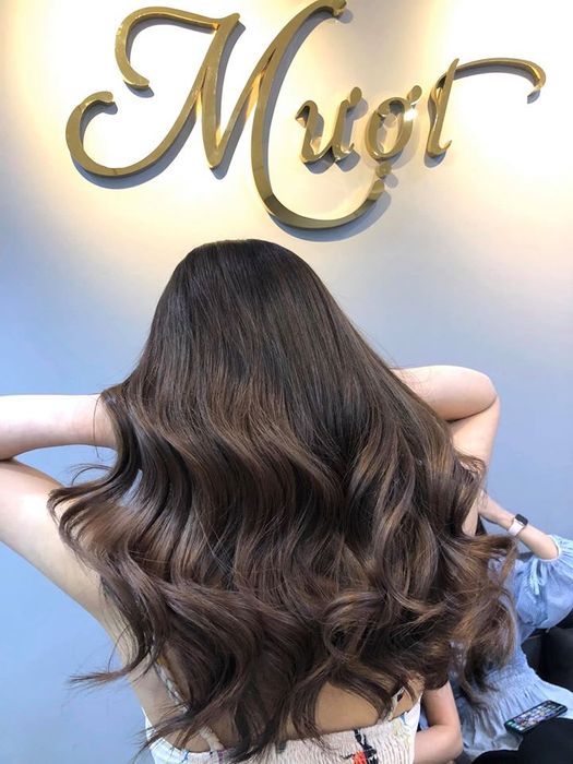 Hình ảnh không gian sang trọng tại Mượt Hair Salon