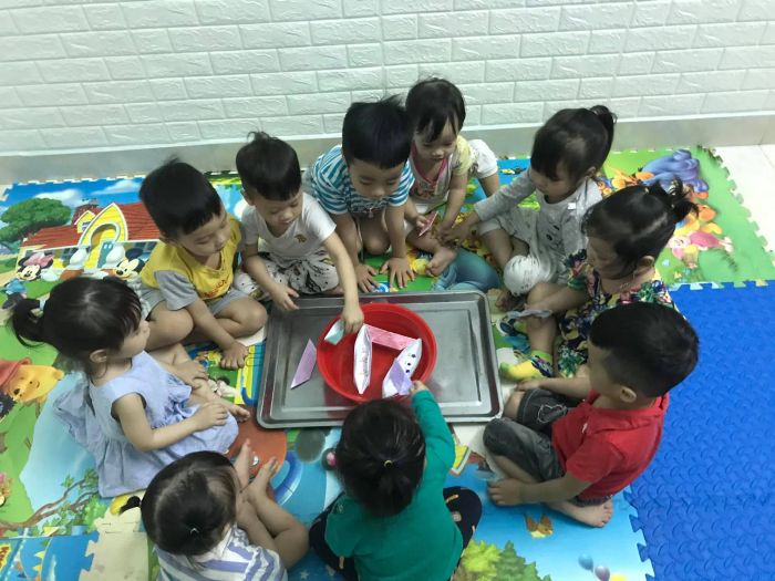 Khoảnh khắc vui chơi hồn nhiên của các bé tại Mầm Non Hoa Phượng