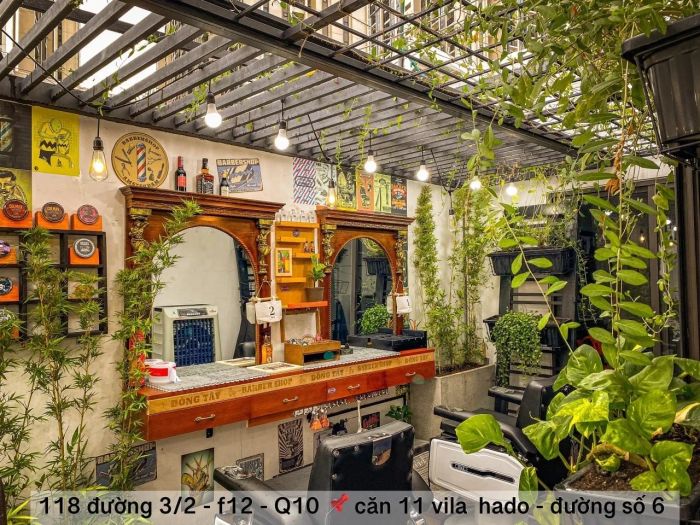 Không gian nghệ thuật tại Đông Tây Barbershop