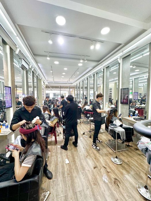 Không gian sang trọng tại Top Hair Salon