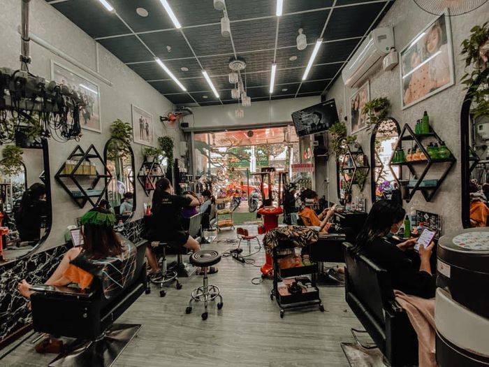 Salon Tóc Huỳnh Tây - Hình ảnh 1
