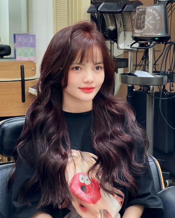 Không gian sang trọng và các mẫu tóc nối ấn tượng tại Huỳnh James Hair Care