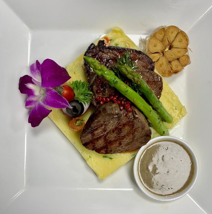 Những món bít tết thượng hạng tại AGA Steak House