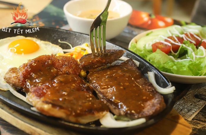 Những món bít tết hấp dẫn tại Bít Tết Mlem