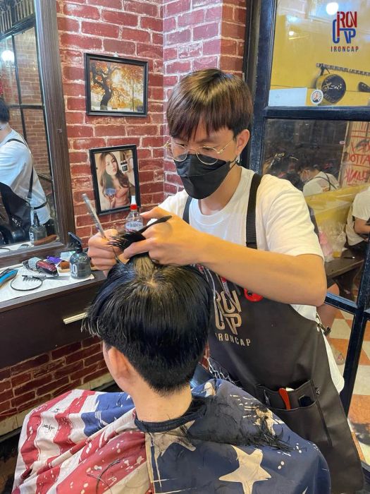 Khám phá không gian cổ điển đầy phong cách tại IronCap Barbershop qua loạt ảnh chân thực