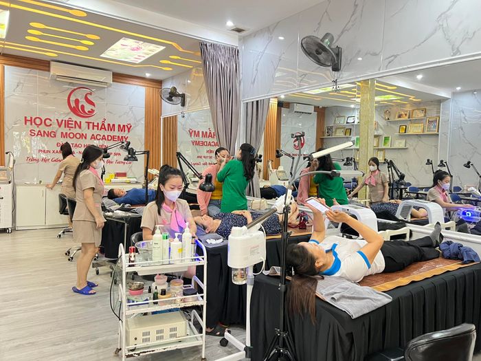 Hình ảnh Thẩm Mỹ Viện Sang Moon - Không gian sang trọng, hiện đại