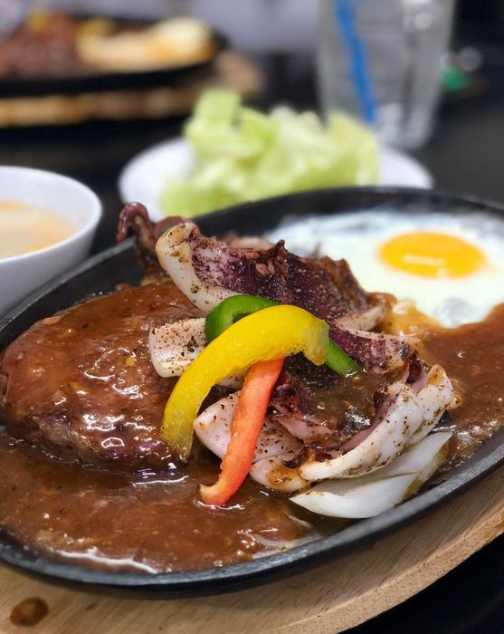 Tác phẩm ẩm thực từ Bò Bít Tết Medium Rare