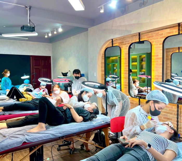 Hình ảnh không gian TEE 8 Academy Beauty Center - Hiện đại và sang trọng