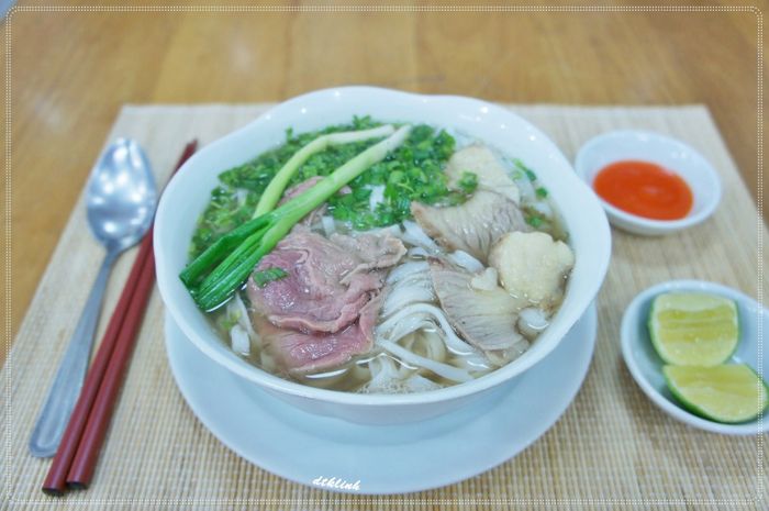 Hình ảnh tô phở thơm ngon đậm chất truyền thống