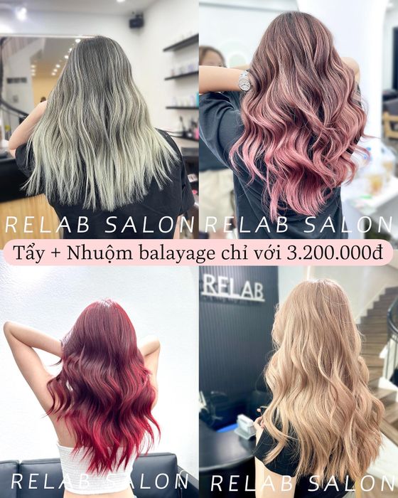 Hình ảnh đội ngũ stylist đang tạo mẫu tóc chuyên nghiệp tại Relab Salon