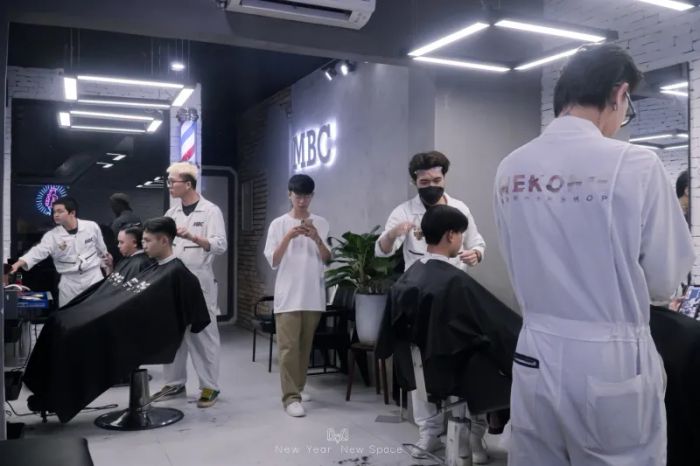 Không gian ấm cúng và sang trọng tại Mekong Barbershop