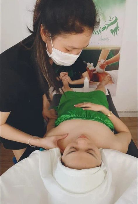 Hình ảnh liệu trình massage chuyên sâu tại Thẩm mỹ viện Alinh