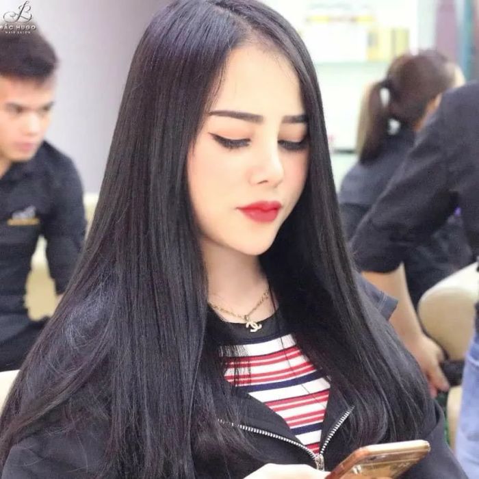 Hình ảnh thực tế về quy trình nối tóc chuyên nghiệp tại Hair Salon Bắc HuGo