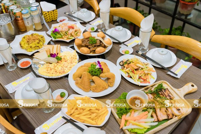 Những món ăn được trình bày tinh tế tại Nhà hàng Sentosa
