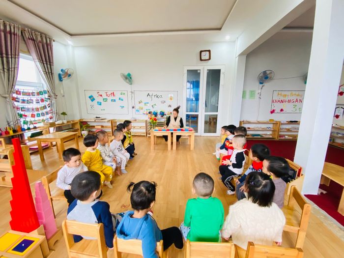 Khoảnh khắc học tập đáng yêu tại Mầm Non ĐỒ RÊ MÍ Montessori