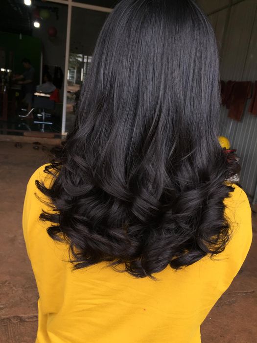 Hình ảnh thực tế dịch vụ chăm sóc tóc chuyên nghiệp tại Salon Tâm Bùng Binh