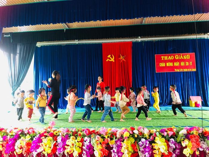 Giờ học nghệ thuật đầy màu sắc tại Trường Mầm Non Trung Lộc