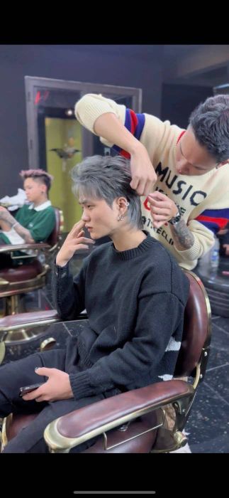 Quy trình chăm sóc tóc chuyên nghiệp tại Phong BvB Barber Shop