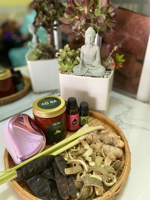 Hình ảnh liệu trình gội đầu thảo dược tại Eden Spa