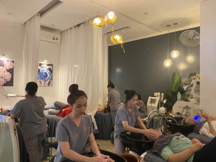 Hình ảnh liệu trình gội đầu dưỡng sinh cao cấp tại Siren Spa & Clinic