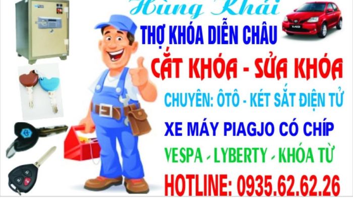 Hình ảnh đội ngũ kỹ thuật viên Hùng Khải đang làm việc