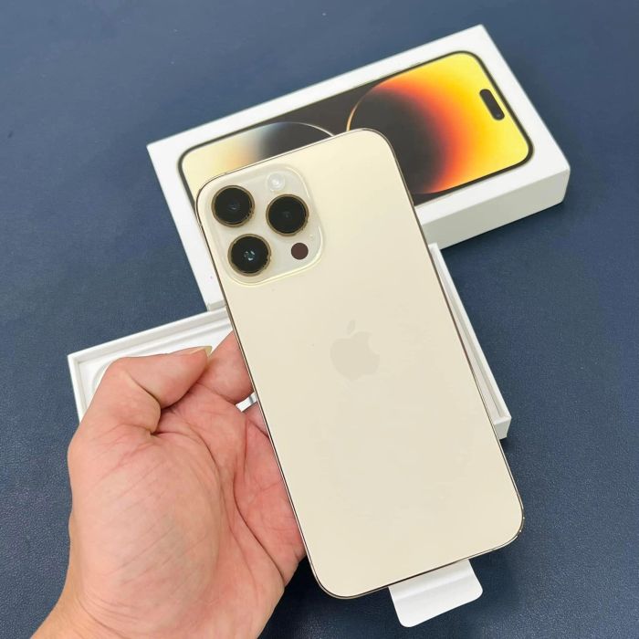 Hình ảnh đội ngũ kỹ thuật viên tại 2T Mobile