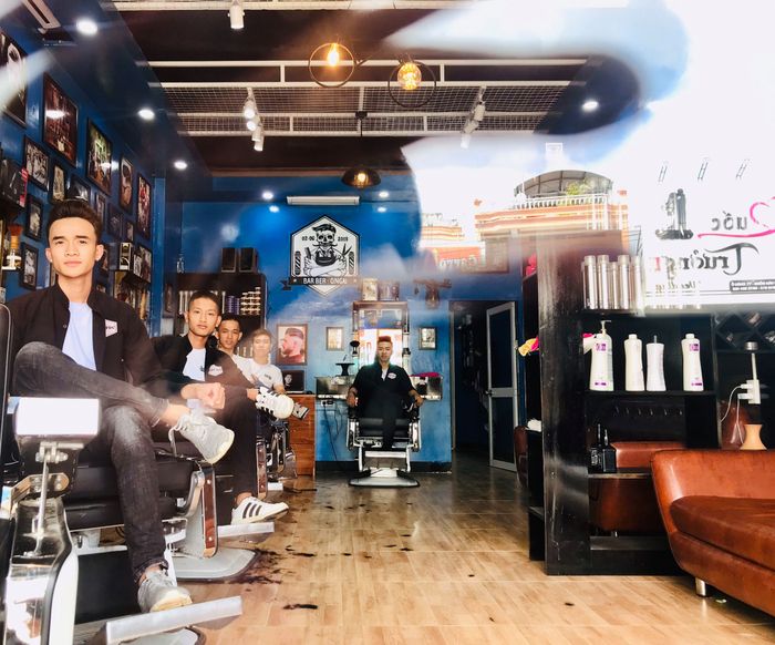 Phong cách phục vụ chuyên nghiệp tại The Barber Quảng Ngãi