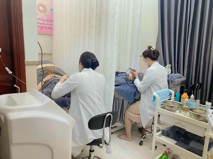 Hình ảnh quy trình điều trị sẹo chuyên nghiệp tại 2K Beauty Spa