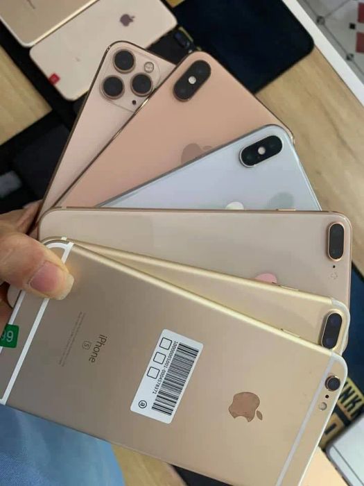 Hình ảnh đội ngũ kỹ thuật viên tận tâm tại Đức Anh Apple