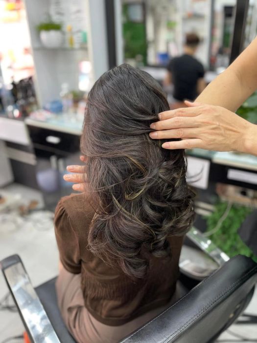 Không gian sang trọng và chuyên nghiệp tại Hair Salon A Lượng
