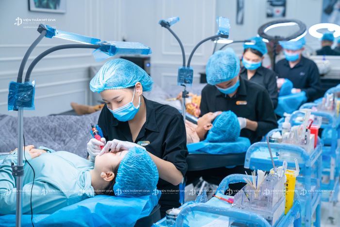 Hình ảnh thực tế kết quả phun môi bóng mượt Hàn Quốc tại Viện Thẩm Mỹ DIVA