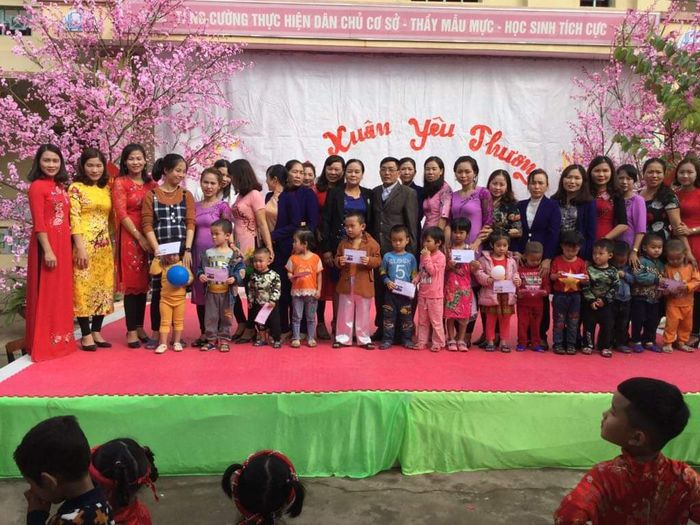 Hình ảnh Trường Mầm non Nghĩa Thái - Những khoảnh khắc hạnh phúc của trẻ thơ trong các hoạt động vui chơi, học tập và những bữa ăn dinh dưỡng đầy màu sắc.