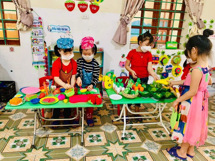 Hình ảnh Trường Mầm Non Tân An - Không gian học tập hiện đại với các góc hoạt động đa dạng, sân chơi rộng rãi và khu vườn thiên nhiên xanh mát dành riêng cho trẻ khám phá.