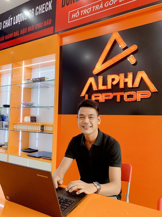Không gian trưng bày hiện đại tại Laptop Alpha