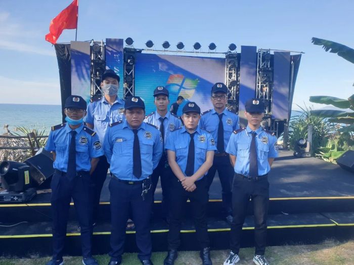 Hình ảnh đội ngũ bảo vệ chuyên nghiệp của Nhi Hoàng