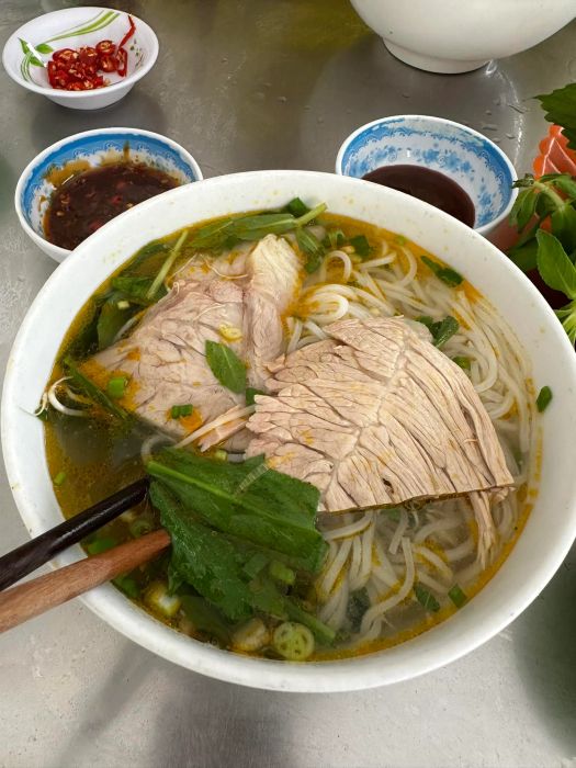Phở Dành - Tinh hoa trong từng góc ảnh