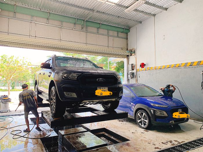 Hình ảnh thực tế về dịch vụ chăm sóc xe cao cấp tại H.T Care Auto