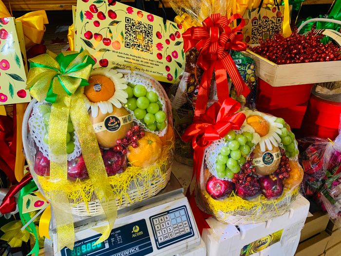 Không gian mua sắm hiện đại tại FRUIT BOX