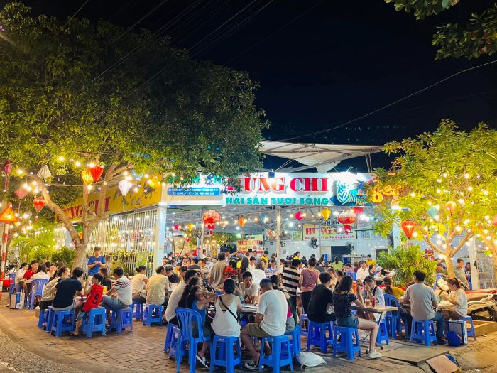 [Hình ảnh] Hải Sản Hùng Chi - Hương vị biển cả tươi ngon