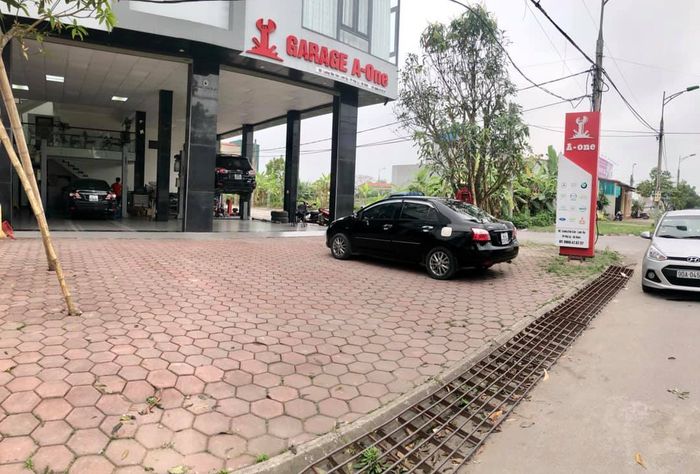 A-One Garage Hình Ảnh 1