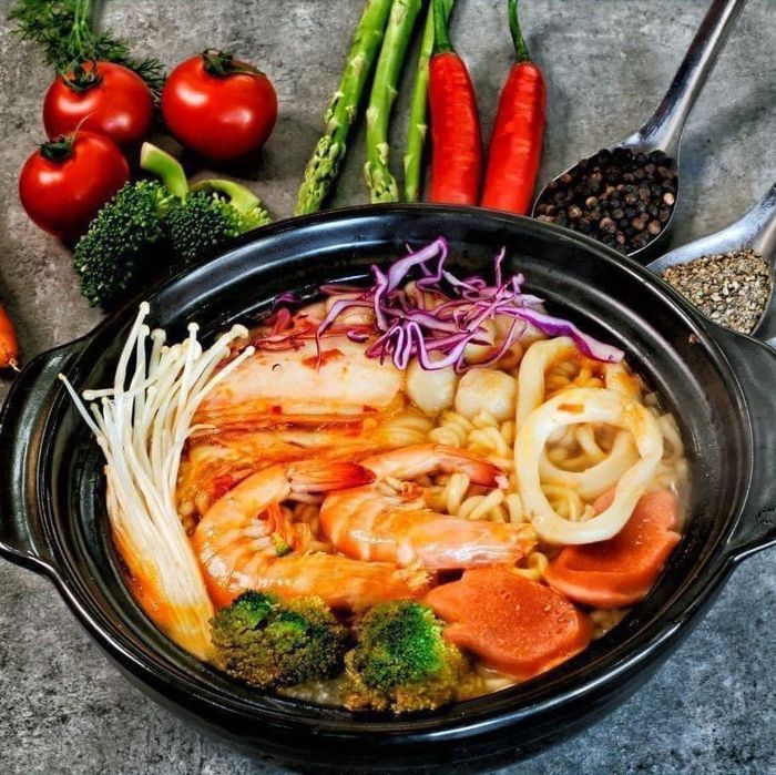 Hình ảnh mì cay Hàn Quốc hấp dẫn
