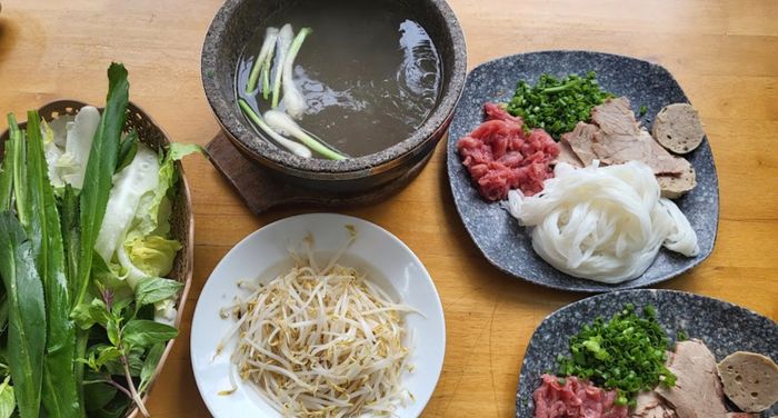 Hình ảnh tô phở thơm ngon tại Phở Hồng