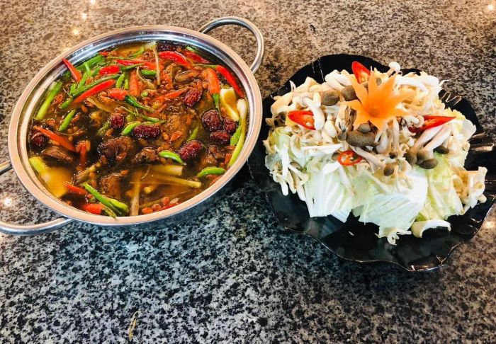 Món ăn hấp dẫn tại nhà hàng - Ảnh 1