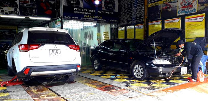 Bộ sưu tập hình ảnh ấn tượng về dịch vụ đánh bóng phục hồi sơn tại Hoàng Thịnh Auto