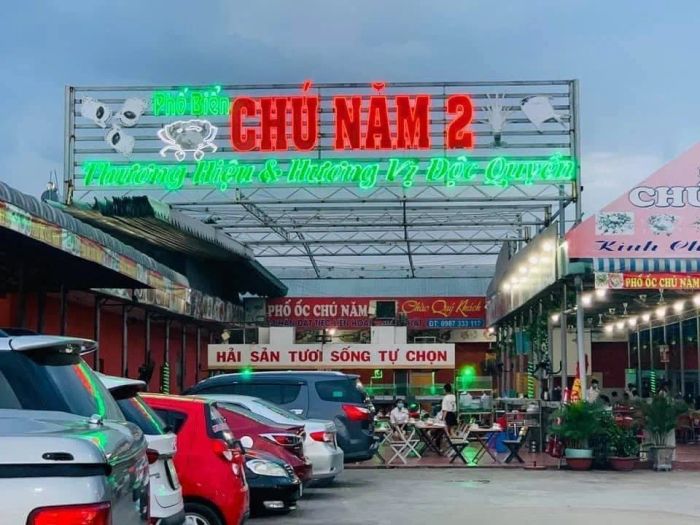 Nhà Hàng Chú Năm - Không gian ẩm thực sang trọng