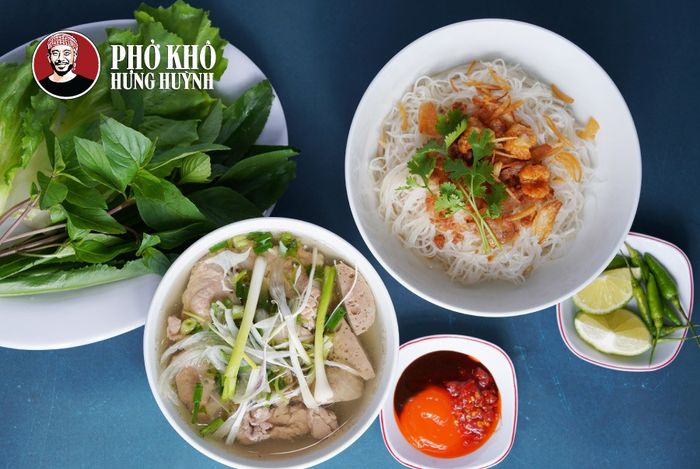 Phở Khô Hưng Huỳnh - Góc nhìn thứ hai về món phở hai tô đặc biệt