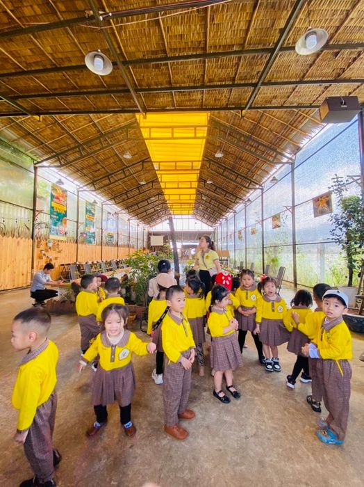 Góc học tập đầy màu sắc và tiếng cười trẻ thơ tại Trường Mầm Non 9