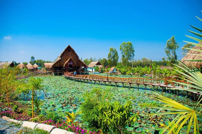 Hình ảnh Nhà Hàng Sinh Thái Bàu Sen 2