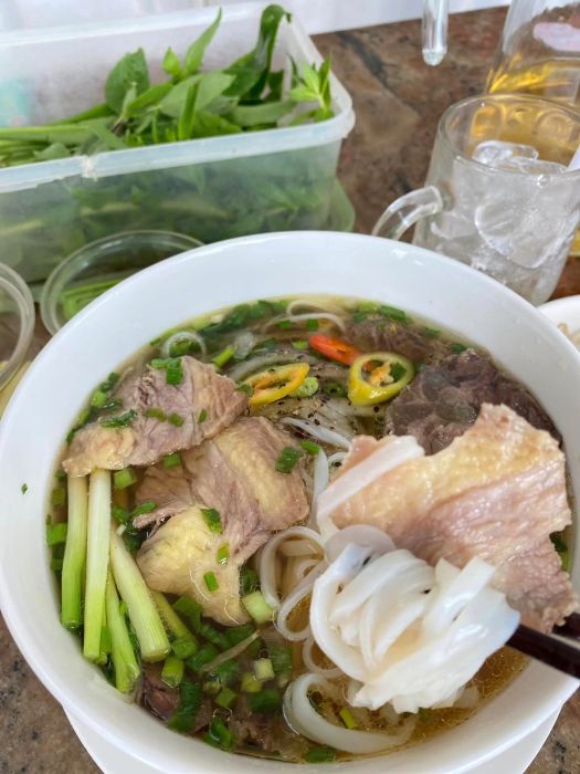 Phở Z586 - Tinh hoa ẩm thực trong từng tô phở