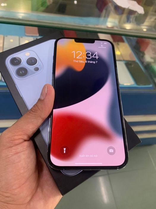 Không gian trưng bày ấn tượng tại Phú Hòa Mobile